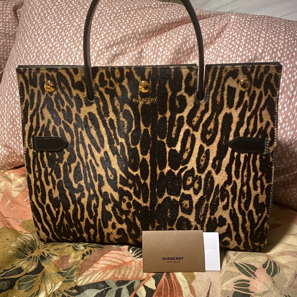NWOT 🔥BURBERRY🔥 calf hair animal print bag RARE. New condition - Picture 2 of 11